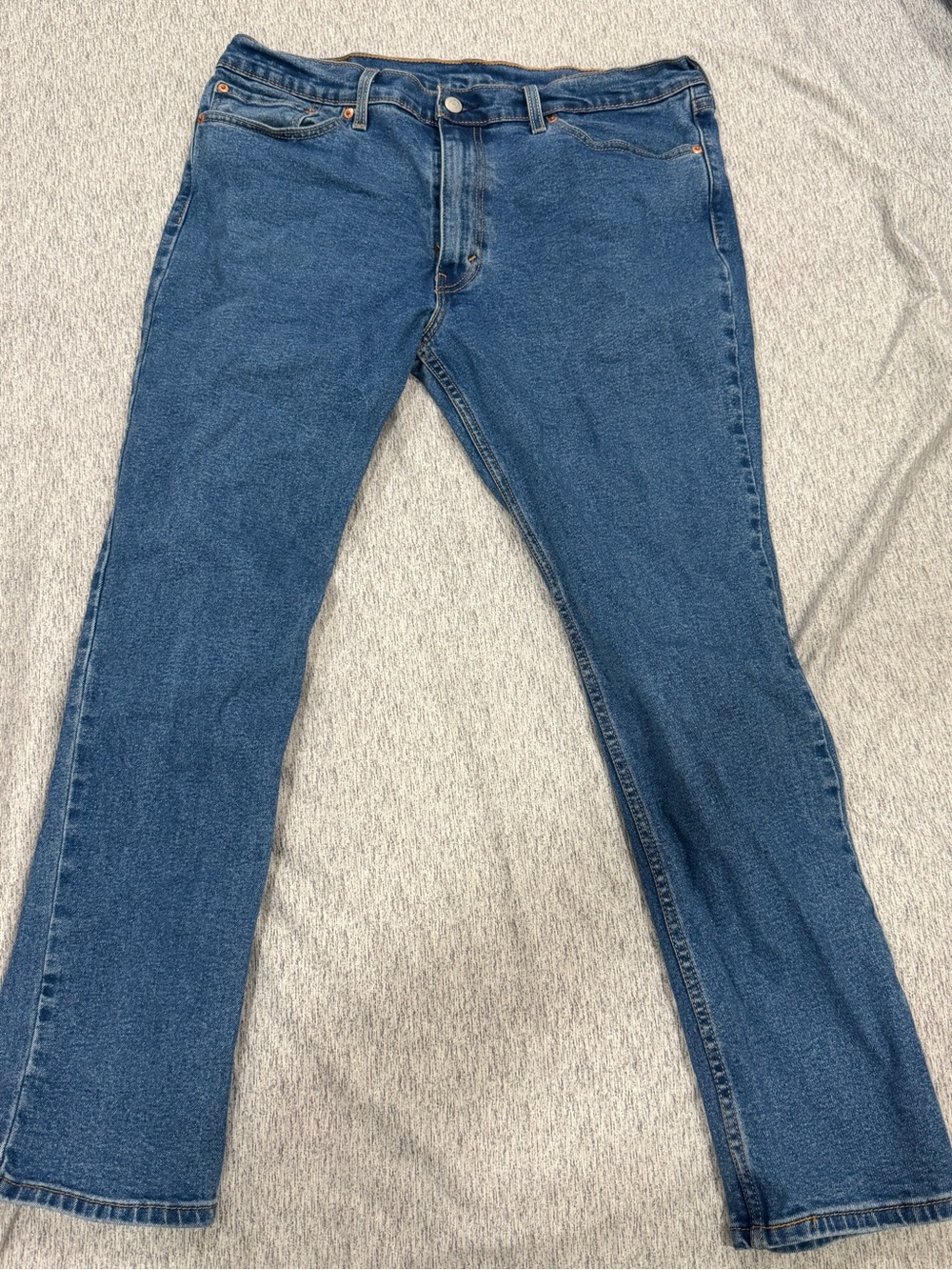 Levi's Slim Straight Men's Jeans in Classic Blue Denim